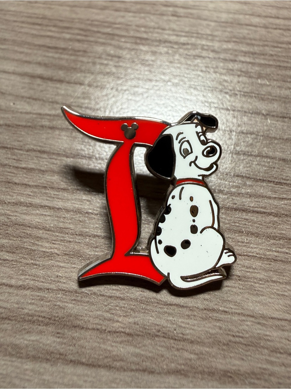 Disney Pins Lucky DLR Hidden Disney Series 2024: Disneyland D